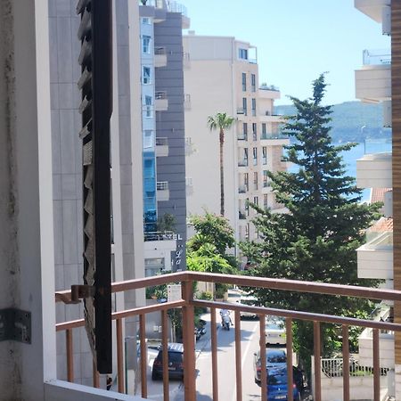 Bela Kuca Studio Apartments-Na Korak Do Mora-A Step To The Sea ラファイロヴィチ エクステリア 写真