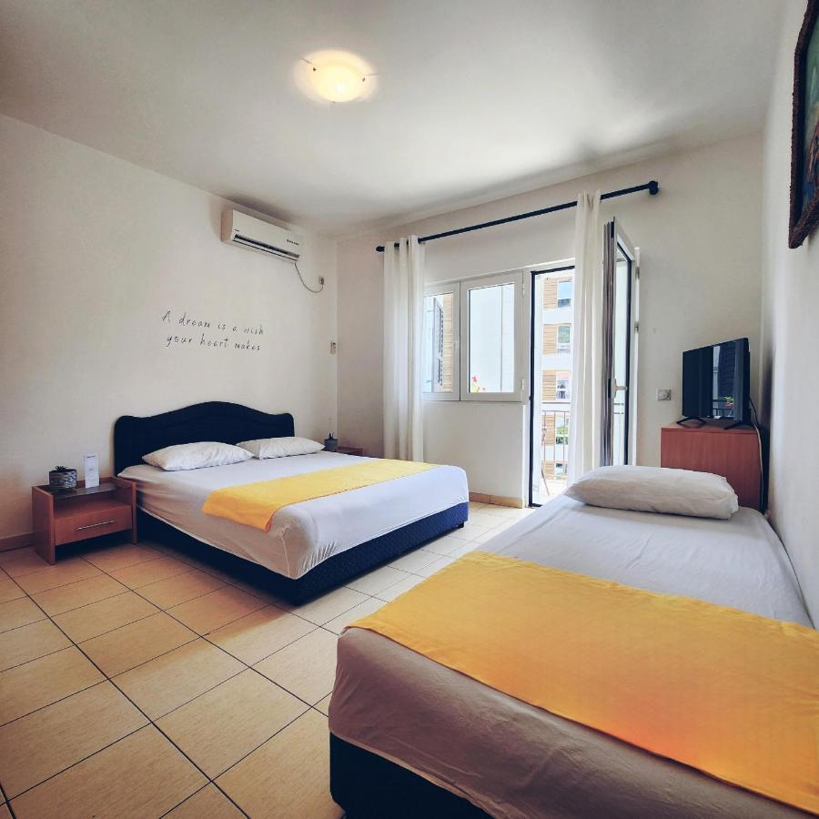 Bela Kuca Studio Apartments-Na Korak Do Mora-A Step To The Sea ラファイロヴィチ エクステリア 写真