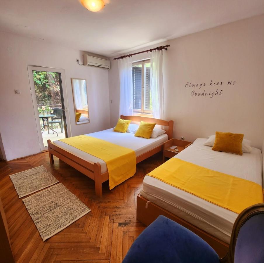 Bela Kuca Studio Apartments-Na Korak Do Mora-A Step To The Sea ラファイロヴィチ エクステリア 写真
