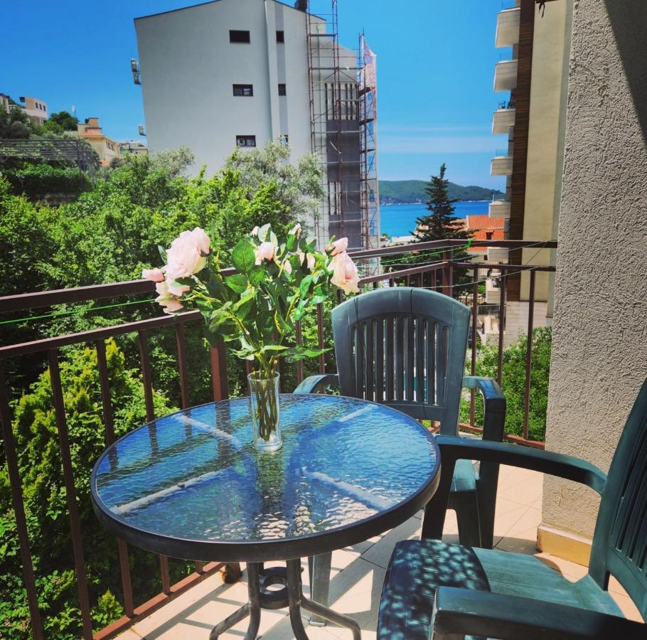 Bela Kuca Studio Apartments-Na Korak Do Mora-A Step To The Sea ラファイロヴィチ エクステリア 写真