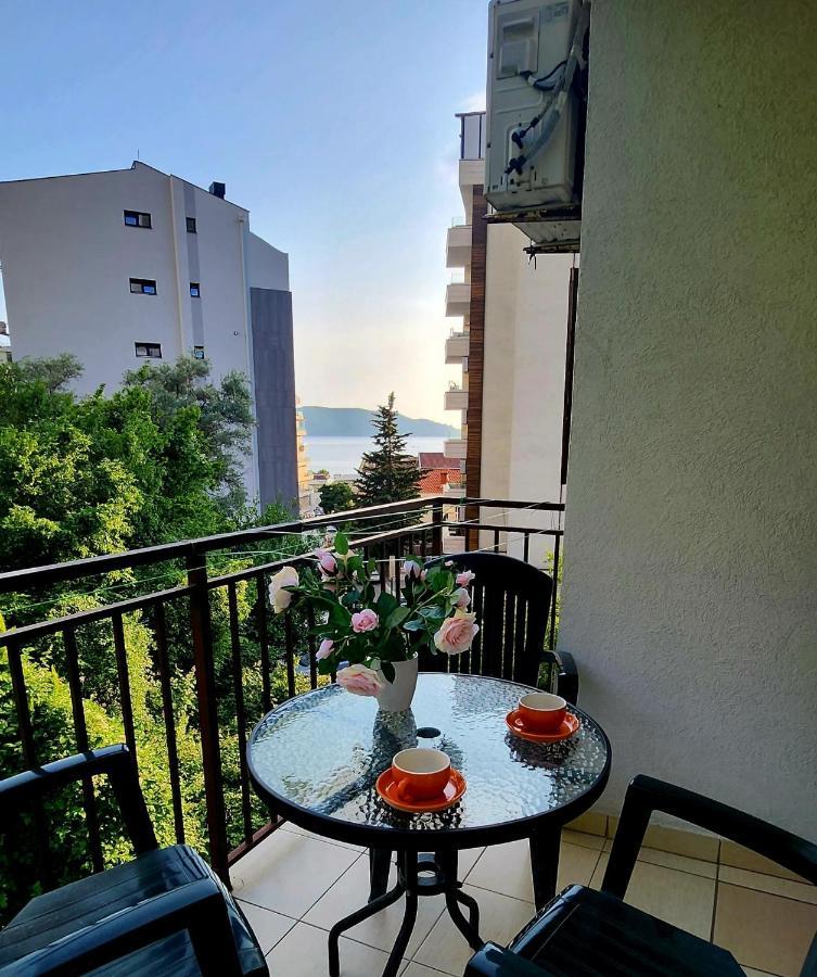 Bela Kuca Studio Apartments-Na Korak Do Mora-A Step To The Sea ラファイロヴィチ エクステリア 写真