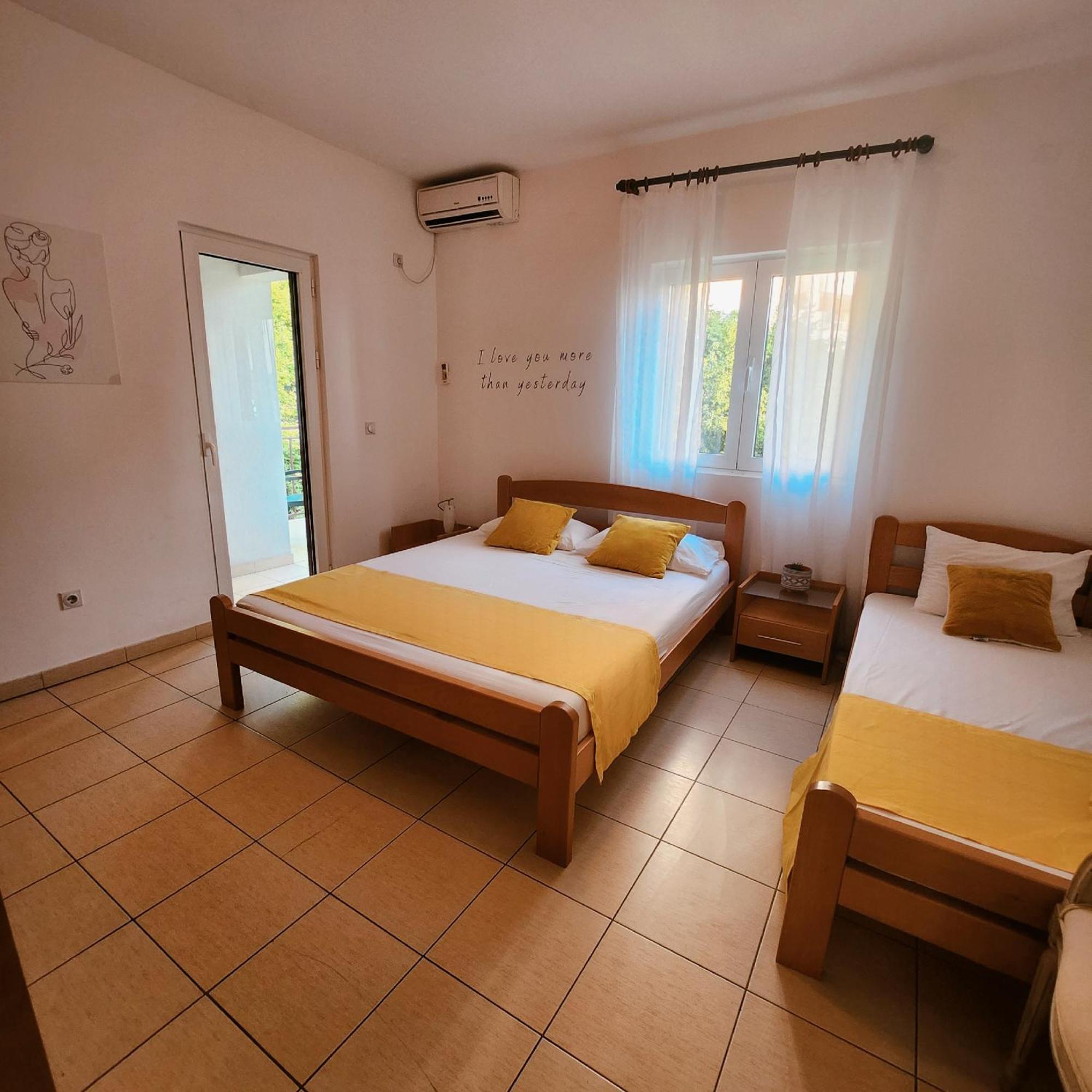 Bela Kuca Studio Apartments-Na Korak Do Mora-A Step To The Sea ラファイロヴィチ エクステリア 写真