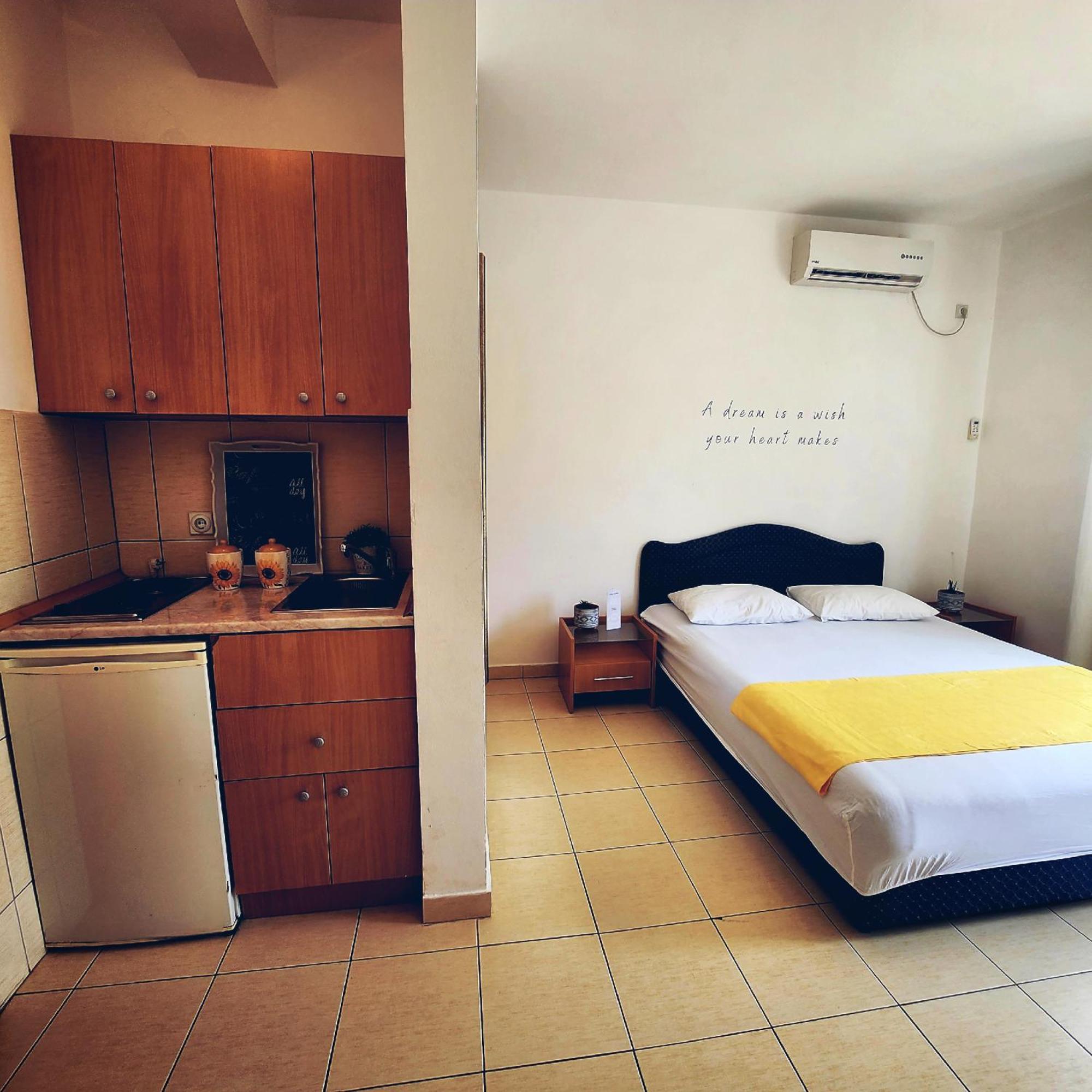 Bela Kuca Studio Apartments-Na Korak Do Mora-A Step To The Sea ラファイロヴィチ エクステリア 写真