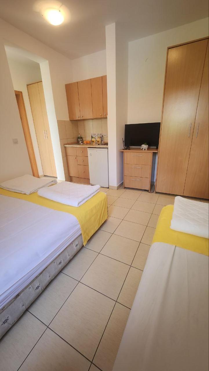 Bela Kuca Studio Apartments-Na Korak Do Mora-A Step To The Sea ラファイロヴィチ エクステリア 写真