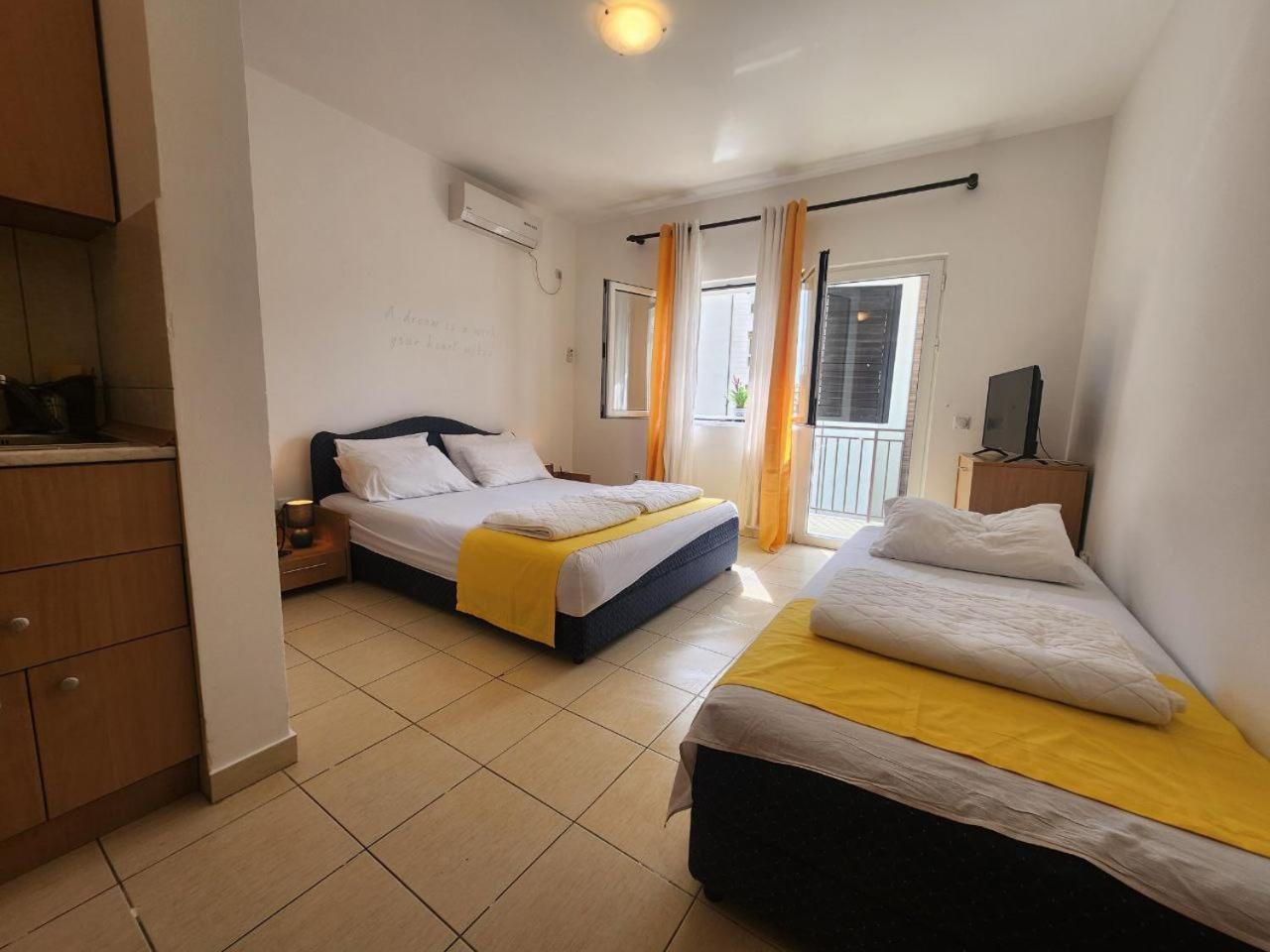 Bela Kuca Studio Apartments-Na Korak Do Mora-A Step To The Sea ラファイロヴィチ エクステリア 写真