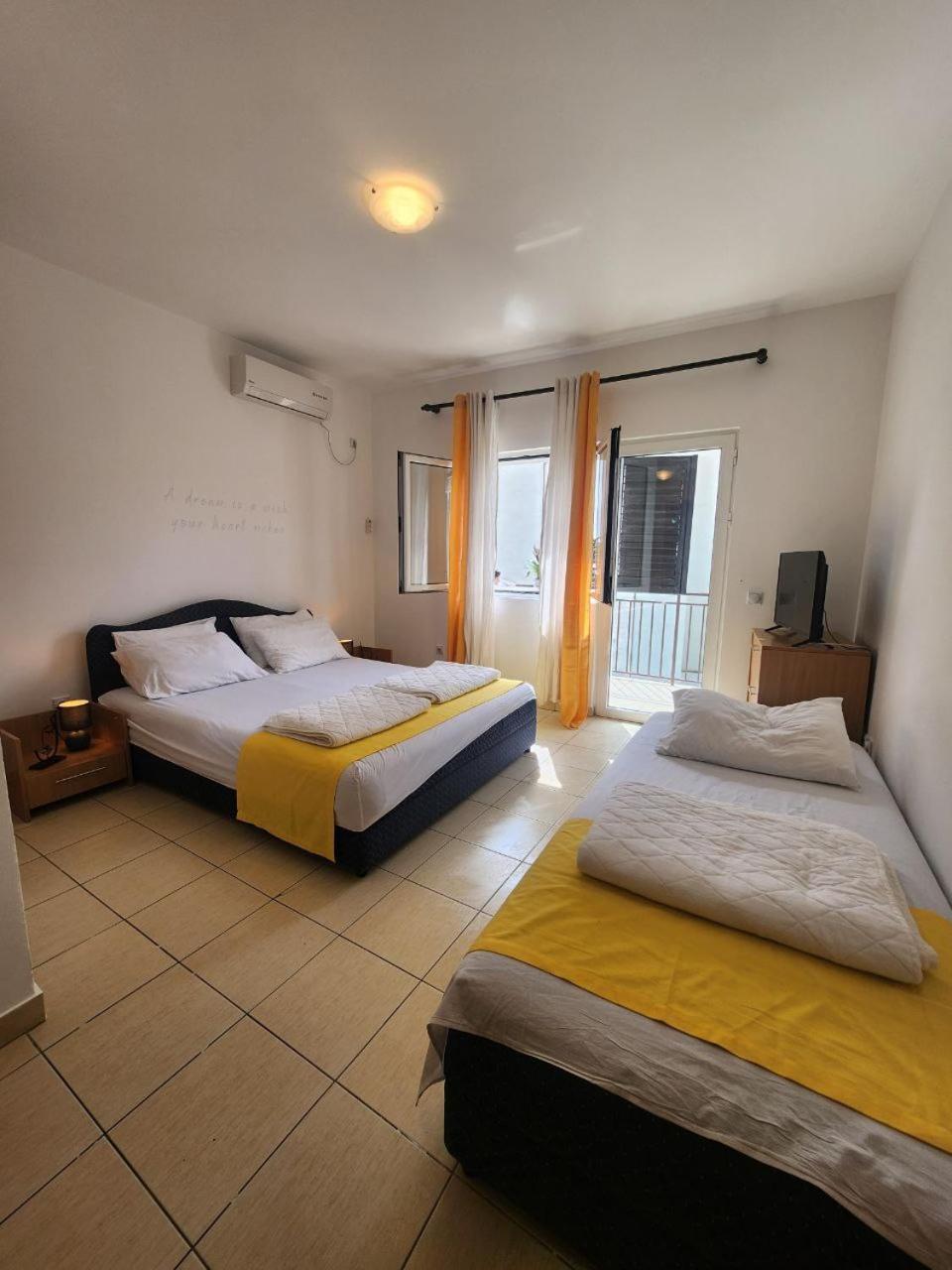 Bela Kuca Studio Apartments-Na Korak Do Mora-A Step To The Sea ラファイロヴィチ エクステリア 写真