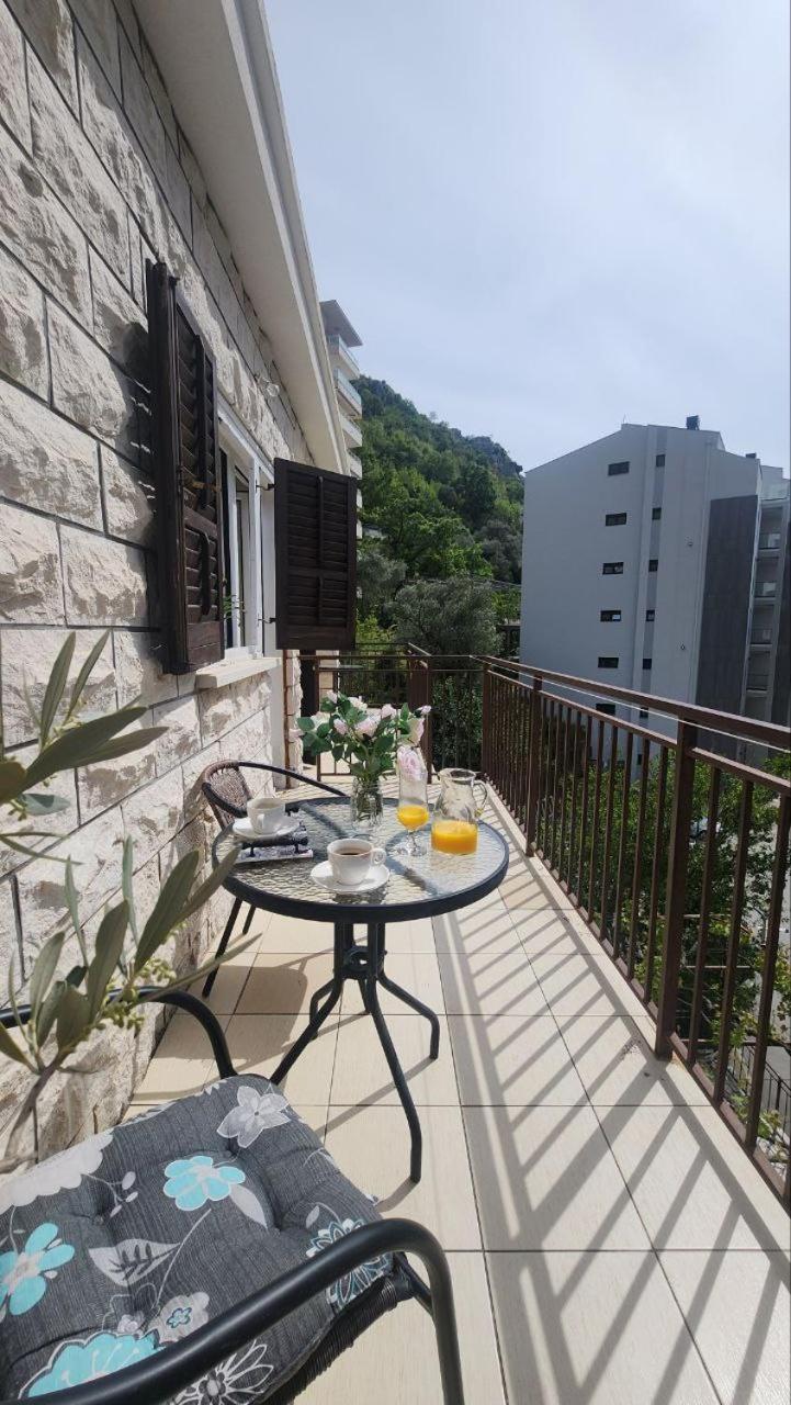 Bela Kuca Studio Apartments-Na Korak Do Mora-A Step To The Sea ラファイロヴィチ エクステリア 写真